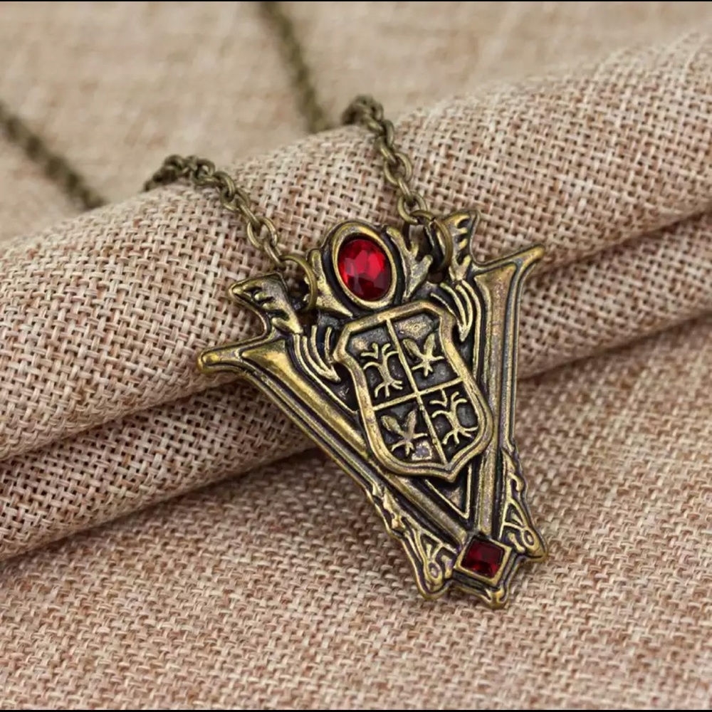 🆕 Twilight Saga Crescent Peak Clock Necklace - Picture 5 of 9